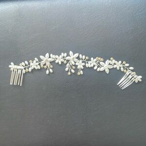 Brand New Pearl and Rhinestone Comb Bridal Hair Accessory